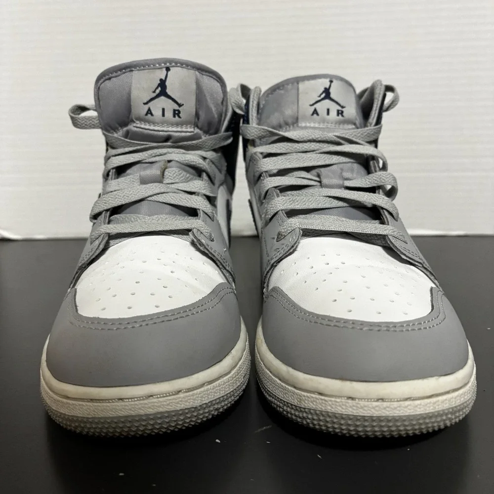 Nike Air Jordan 1 Mid White/Grey/Midnight Navy Blue DQ8423-104 Size 7Y